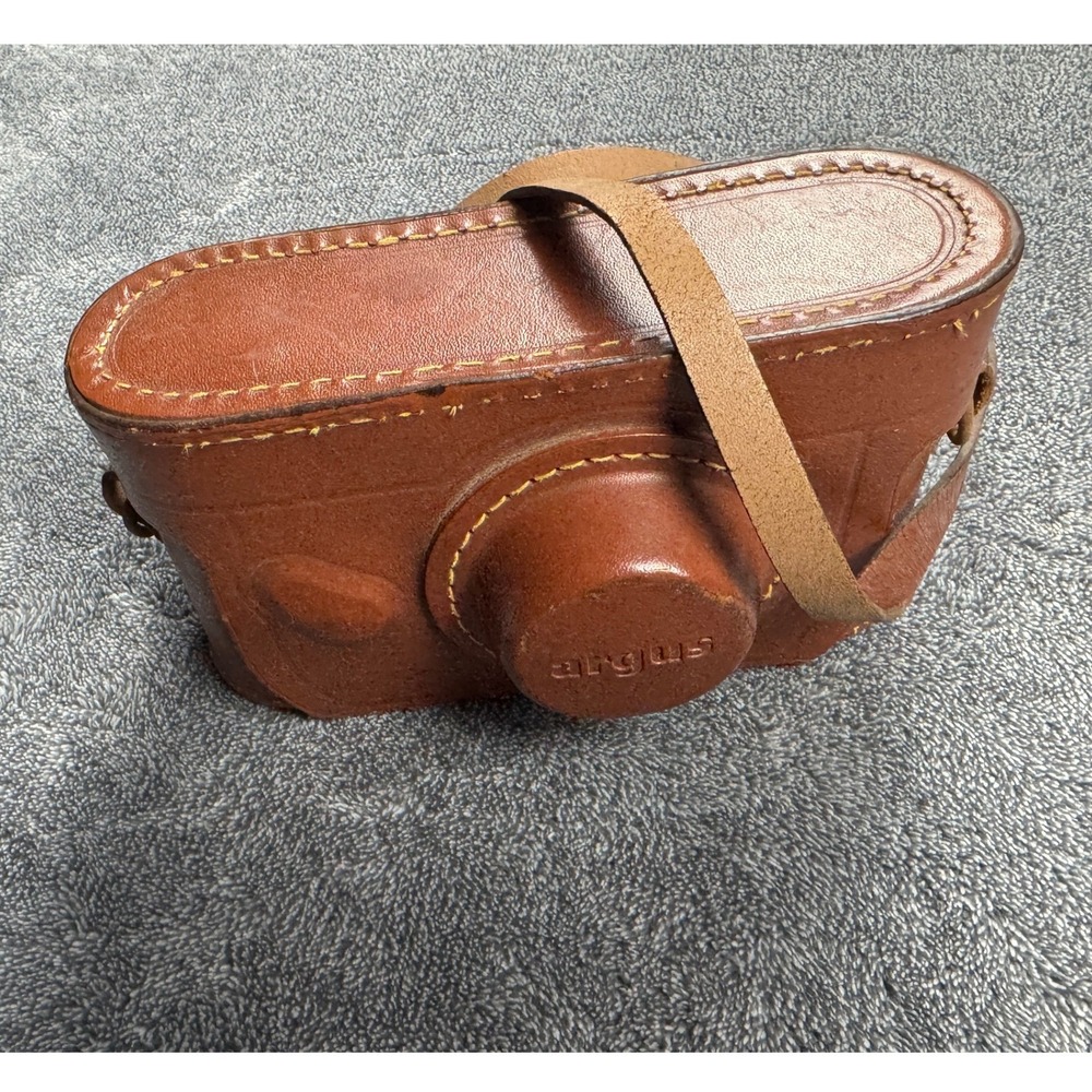 Vintage Argus C3 Rangefinder 35mm Camera w Leather Case Classic USA - Picture 9 of 10